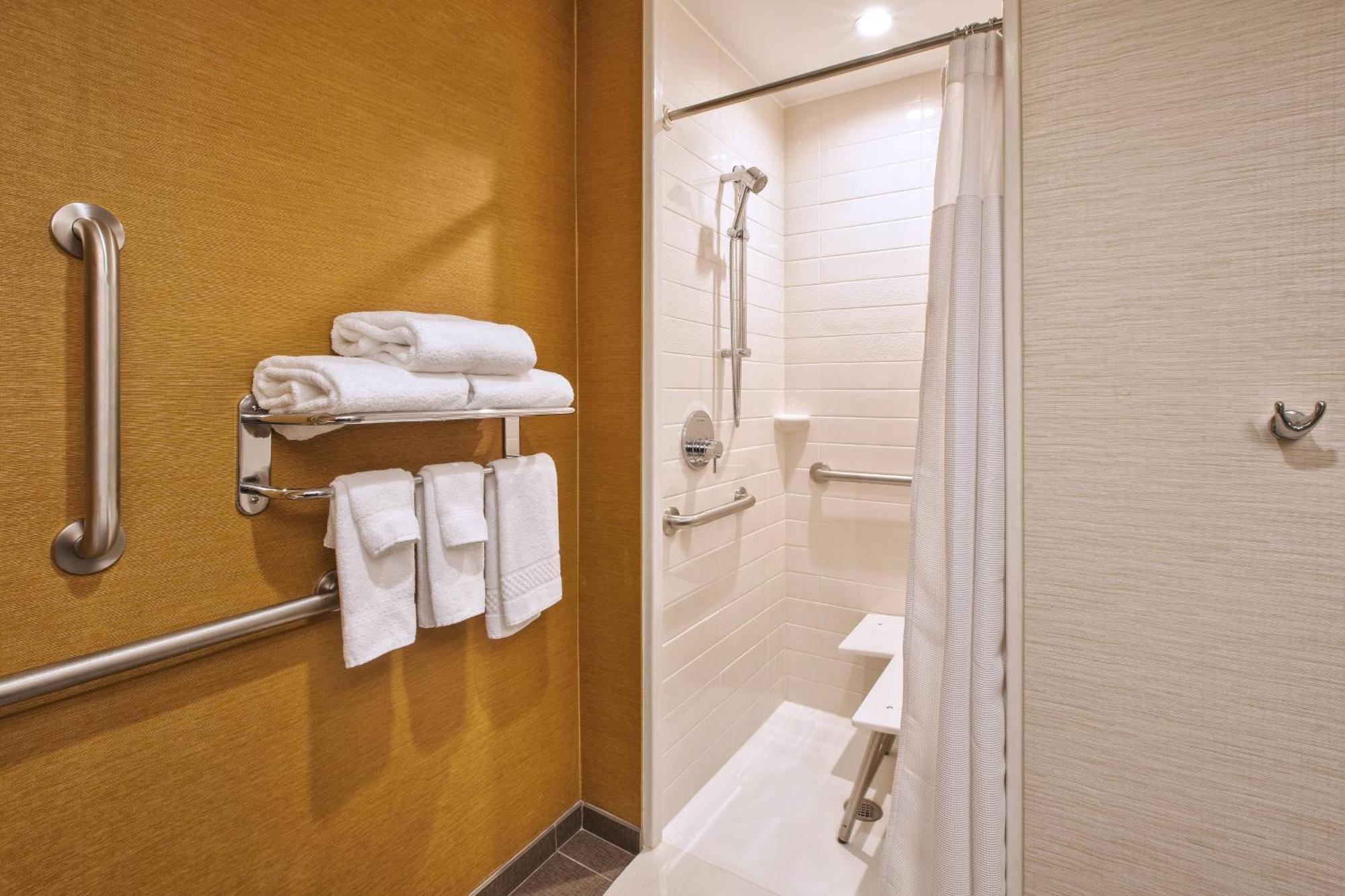 Fairfield Inn & Suites By Marriott Plattsburgh Εξωτερικό φωτογραφία