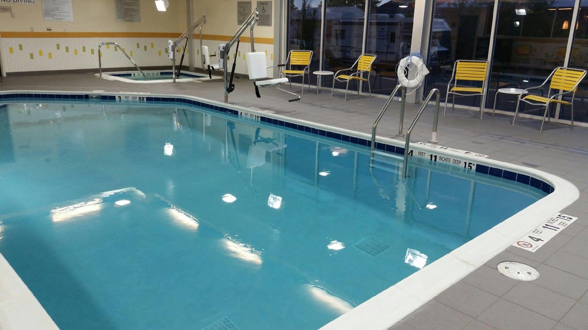 Fairfield Inn & Suites By Marriott Plattsburgh Εξωτερικό φωτογραφία